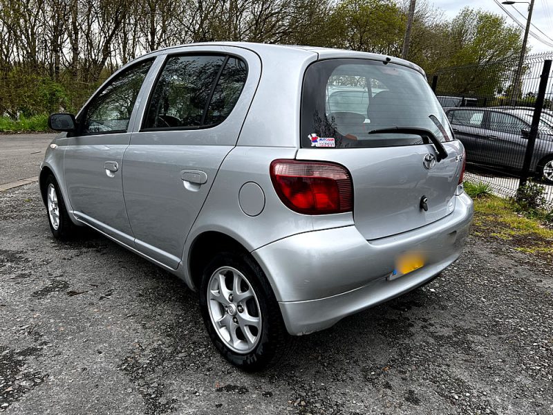 TOYOTA YARIS 2002