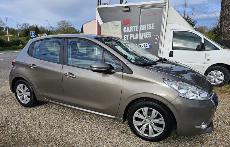 PEUGEOT 208 I 2012