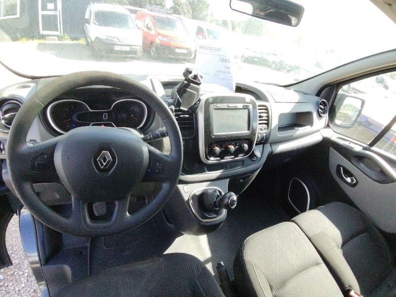 RENAULT TRAFIC III Camionnette 2018