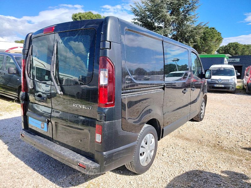 RENAULT TRAFIC III Camionnette 2018