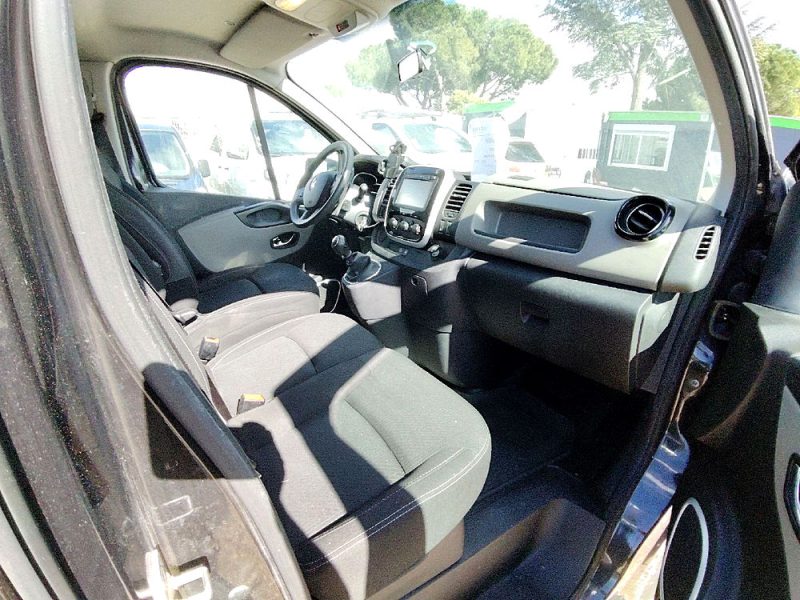 RENAULT TRAFIC III Camionnette 2018