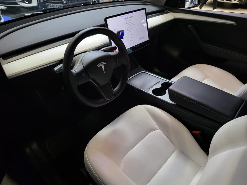 TESLA MODEL Y LONG RANG DUAL MOTORS 480cv / 1ER MAIN / AUTOPILOT AMELIORE / VOLANT ET SIEGES CHAUFFA