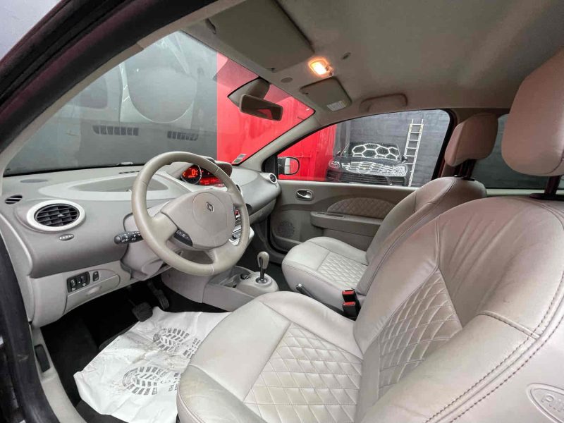 RENAULT TWINGO II 2012