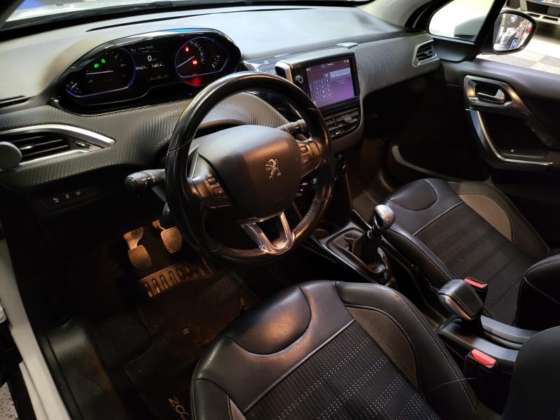 PEUGEOT 2008 1.2L PURETECH 130CV ALLURE / SUIVI COMPLET PEUGEOT / CARPLAY / CAMERA