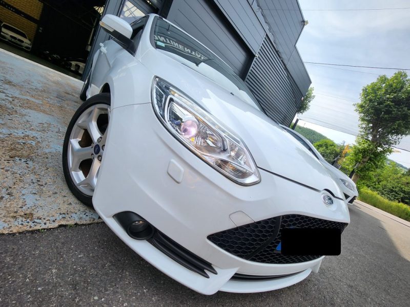 Ford FOCUS ST III 2.0 ECOBOOST 250 ST 5P