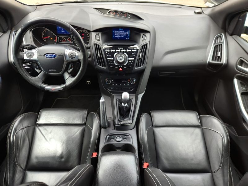 Ford FOCUS ST III 2.0 ECOBOOST 250 ST 5P