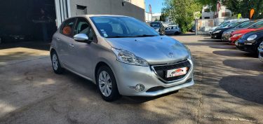 Peugeot 208 1.2 VTi 82 cv, *Crit'Air 1*, *Idéale jeune conducteur*