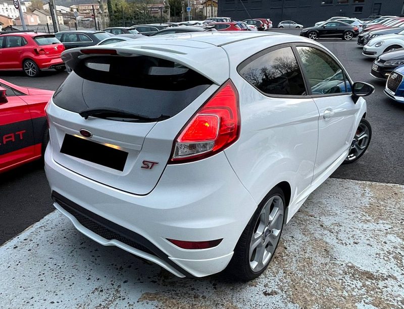 FORD FIESTA 1.6 ECOBOOST 182 ST 3P