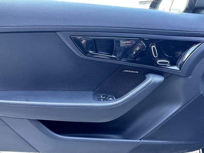 JAGUAR F-Type Coupe 3.0 V6 381 R-Dynamic*PANO*MERIDIAN*CAMERA*