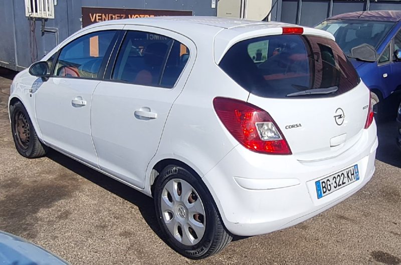 OPEL CORSA D 2011