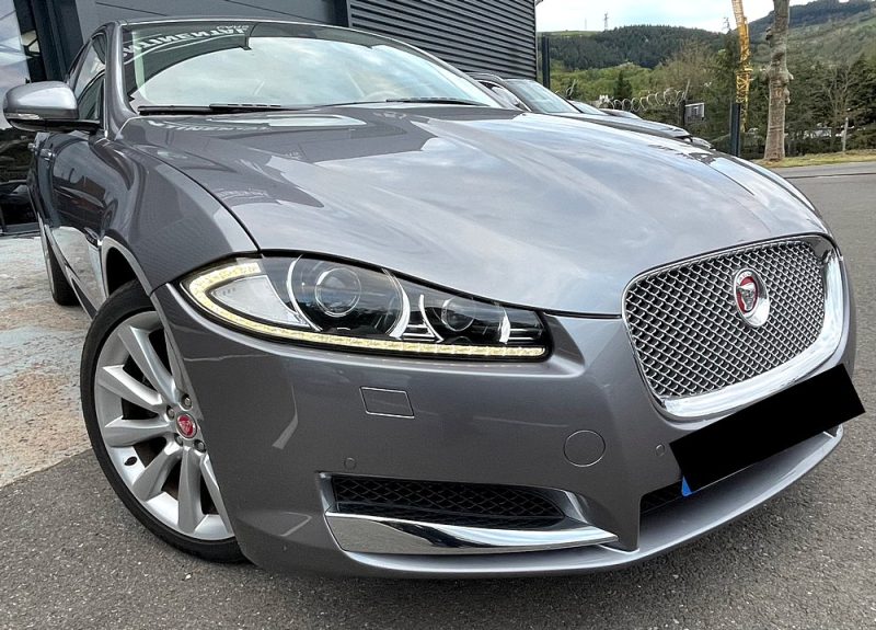 JAGUAR XF 2.0 Turbo 240 LUXE PREMIUM BVA8