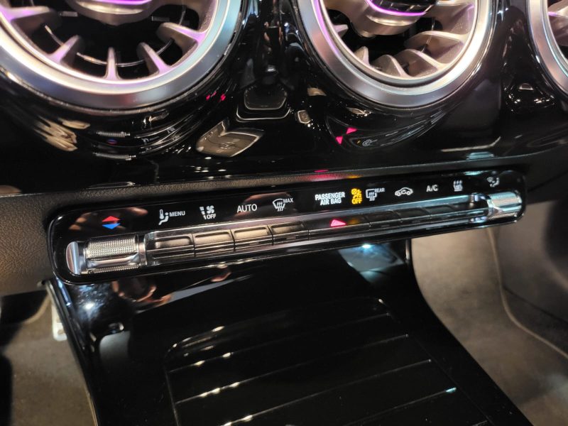 MERCEDES-BENZ CLASSE A 250e EQ-Power 218/158cv AMG Line BVA 8G-DCT