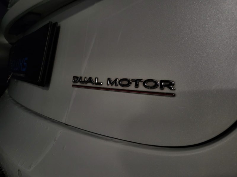 TESLA MODEL 3 PERFORMANCE 490CV DUAL MOTORS / CUIR VEGETAL BLANC / TOIT PANORAMIQUE / SIEGE ELEC ET 
