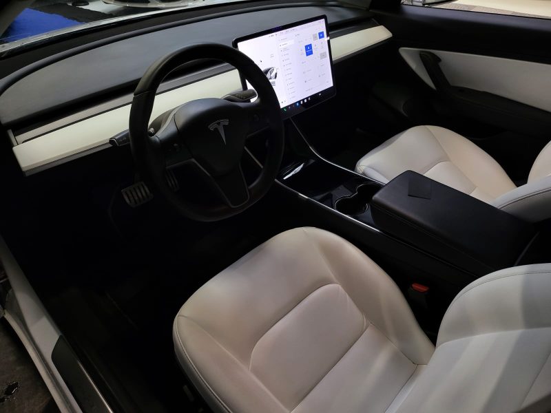 TESLA MODEL 3 PERFORMANCE 490CV DUAL MOTORS / CUIR VEGETAL BLANC / TOIT PANORAMIQUE / SIEGE ELEC ET 