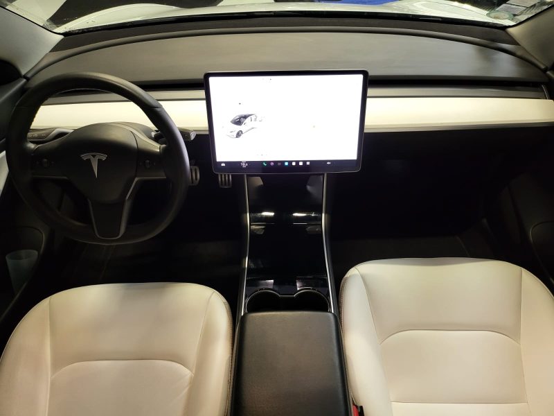 TESLA MODEL 3 PERFORMANCE 490CV DUAL MOTORS / CUIR VEGETAL BLANC / TOIT PANORAMIQUE / SIEGE ELEC ET 