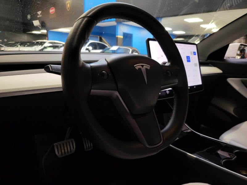 TESLA MODEL 3 PERFORMANCE 490CV DUAL MOTORS / CUIR VEGETAL BLANC / TOIT PANORAMIQUE / SIEGE ELEC ET 
