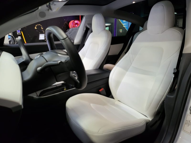 TESLA MODEL 3 PERFORMANCE 490CV DUAL MOTORS / CUIR VEGETAL BLANC / TOIT PANORAMIQUE / SIEGE ELEC ET 