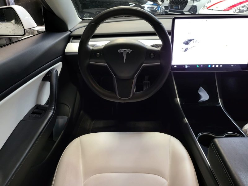 TESLA MODEL 3 PERFORMANCE 490CV DUAL MOTORS / CUIR VEGETAL BLANC / TOIT PANORAMIQUE / SIEGE ELEC ET 