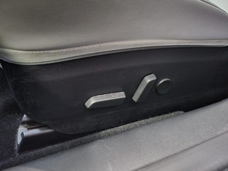 TESLA MODEL 3 PERFORMANCE 490CV DUAL MOTORS / CUIR VEGETAL BLANC / TOIT PANORAMIQUE / SIEGE ELEC ET 