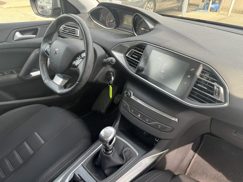 PEUGEOT 308 II 1.2 PURETECH 130CV ALLURE