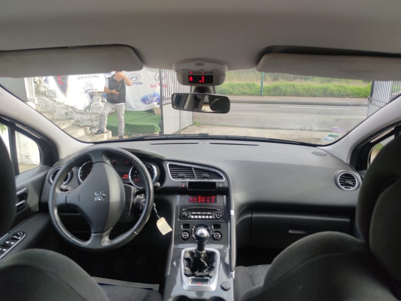 PEUGEOT 3008 Monospace 2012