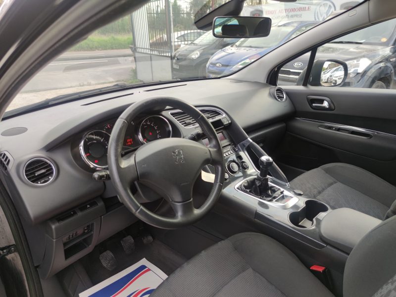 PEUGEOT 3008 Monospace 2012