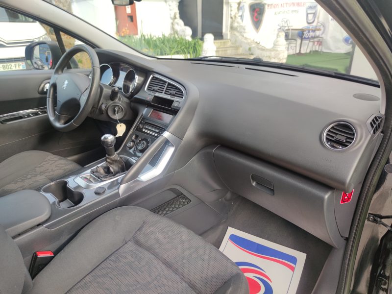 PEUGEOT 3008 Monospace 2012