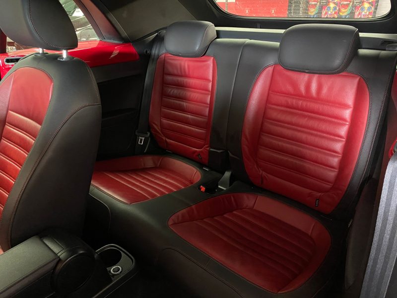 VOLKSWAGEN BEETLE 2013