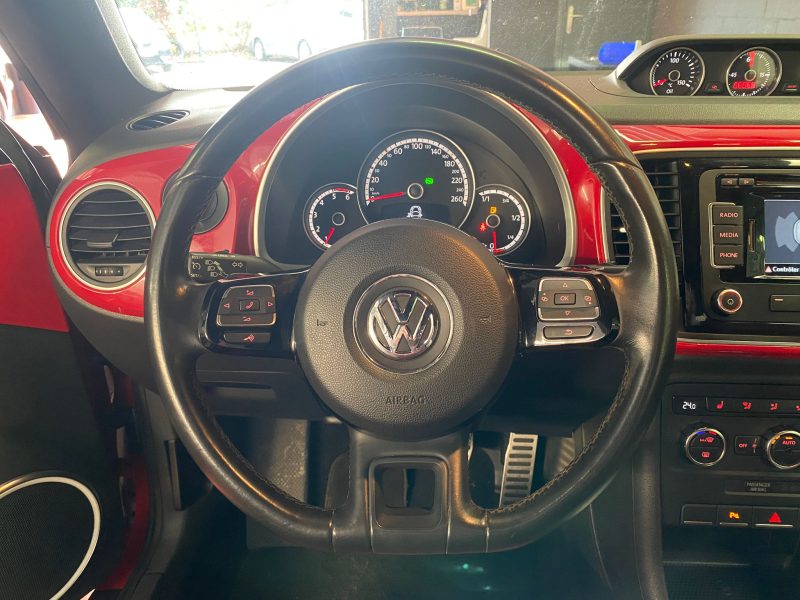 VOLKSWAGEN BEETLE 2013