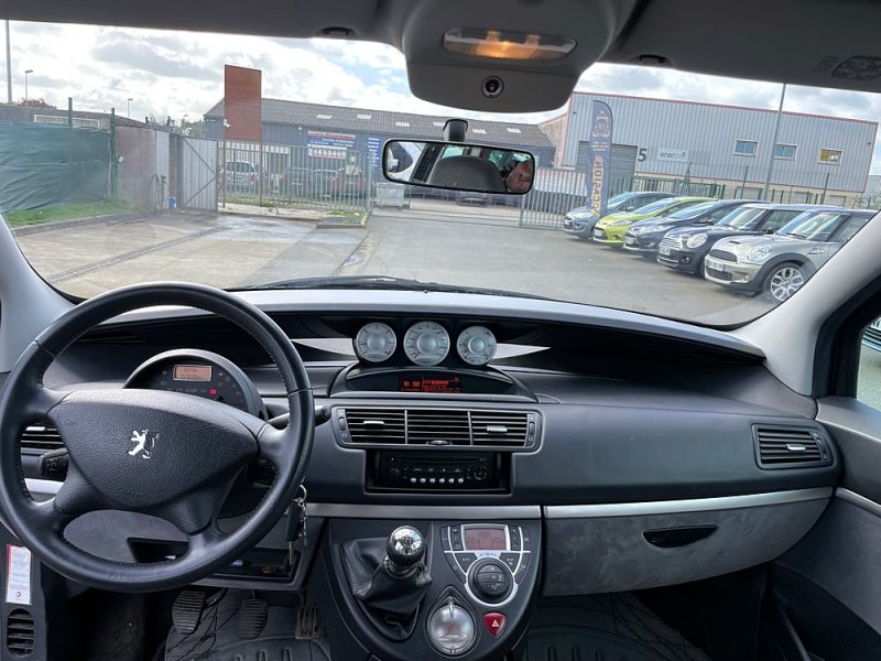 PEUGEOT 807 2011