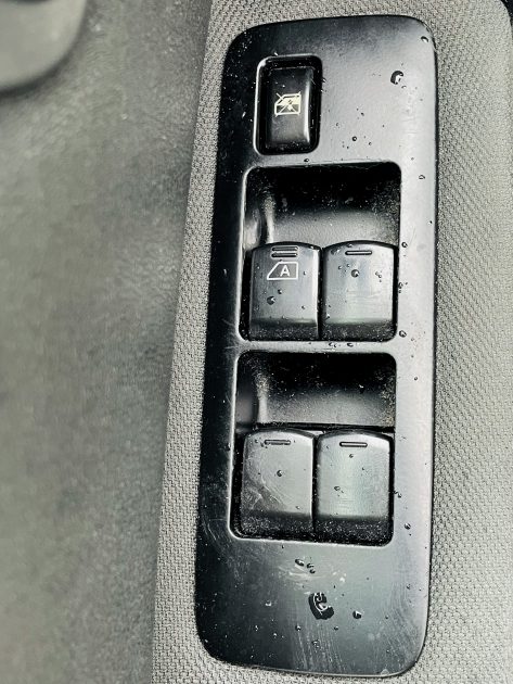 NISSAN QASHQAI  2012