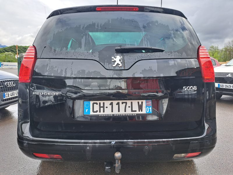 PEUGEOT 5008 2012