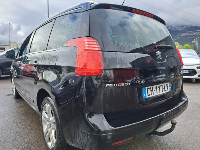 PEUGEOT 5008 2012