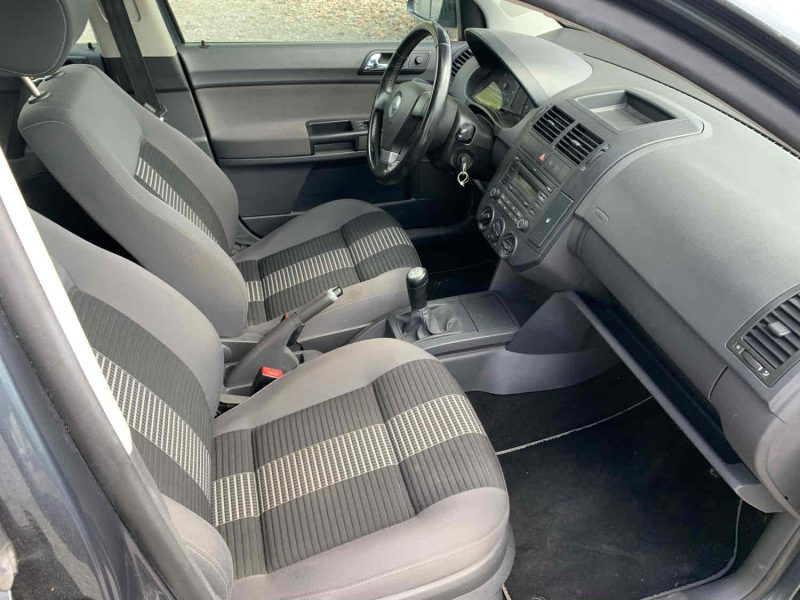 VOLKSWAGEN POLO idéal jeune permis ou ville