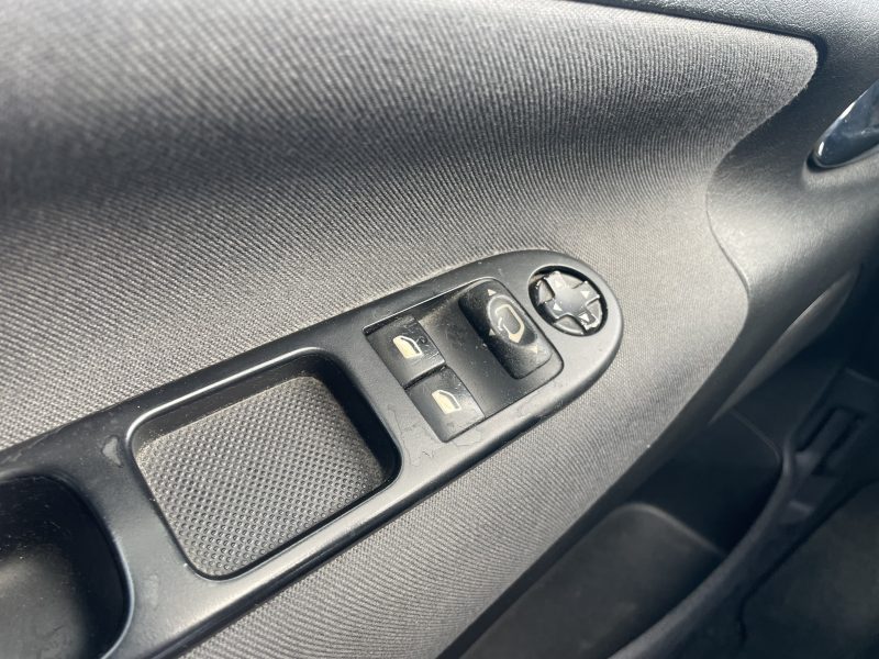 PEUGEOT 207/207+ 2009