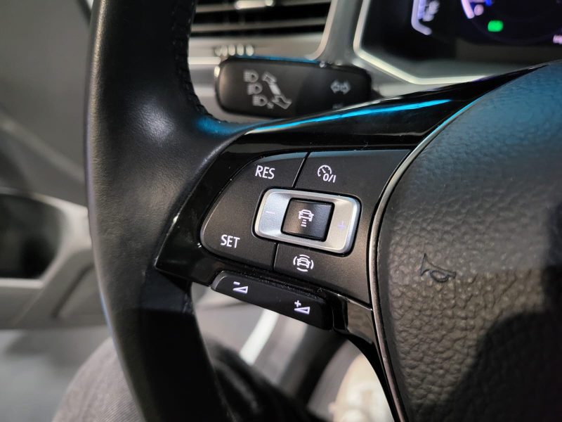 VOLKSWAGEN T-ROC 1.5 TSI 150 CV DSG7 CARAT CAMERA / TOIT OUVRANT / APPLE CARPLAY