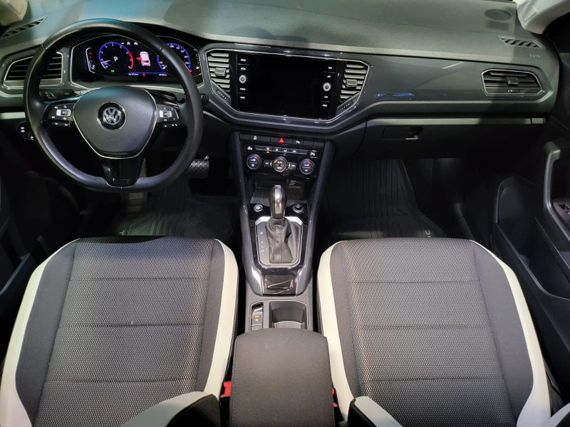 VOLKSWAGEN T-ROC 1.5 TSI 150 CV DSG7 CARAT CAMERA / TOIT OUVRANT / APPLE CARPLAY