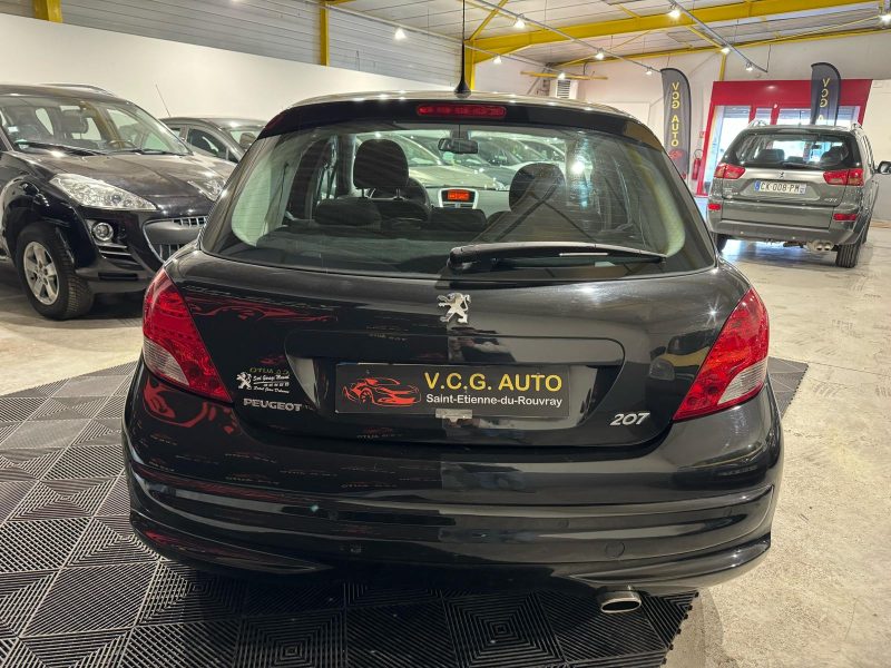PEUGEOT 207 2010