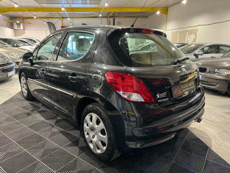 PEUGEOT 207 2010