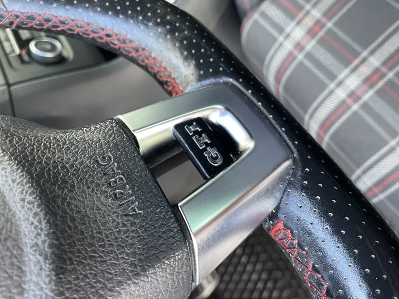 VOLKSWAGEN GOLF VI 2012