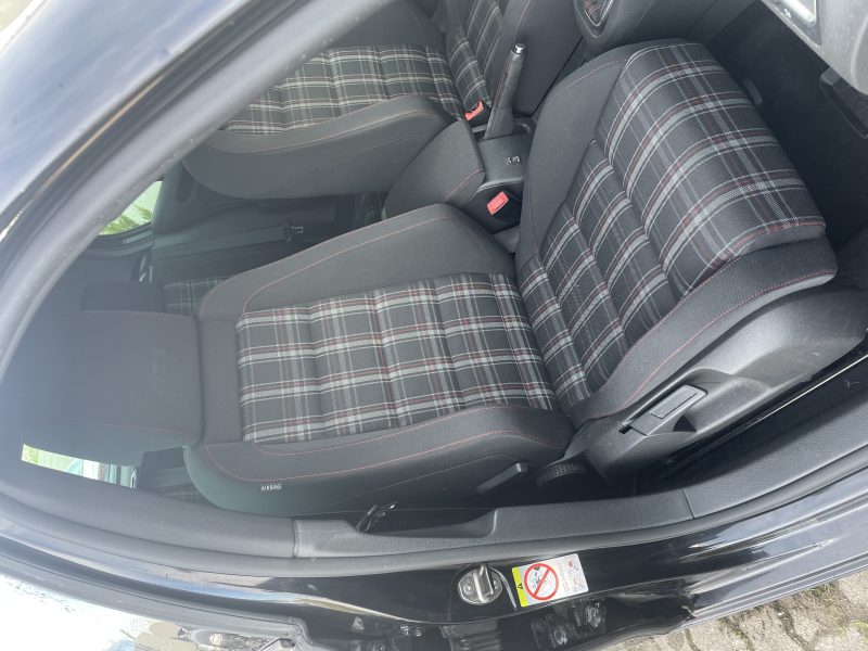 VOLKSWAGEN GOLF VI 2012