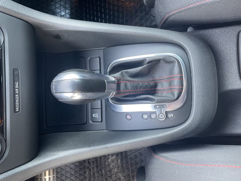 VOLKSWAGEN GOLF VI 2012