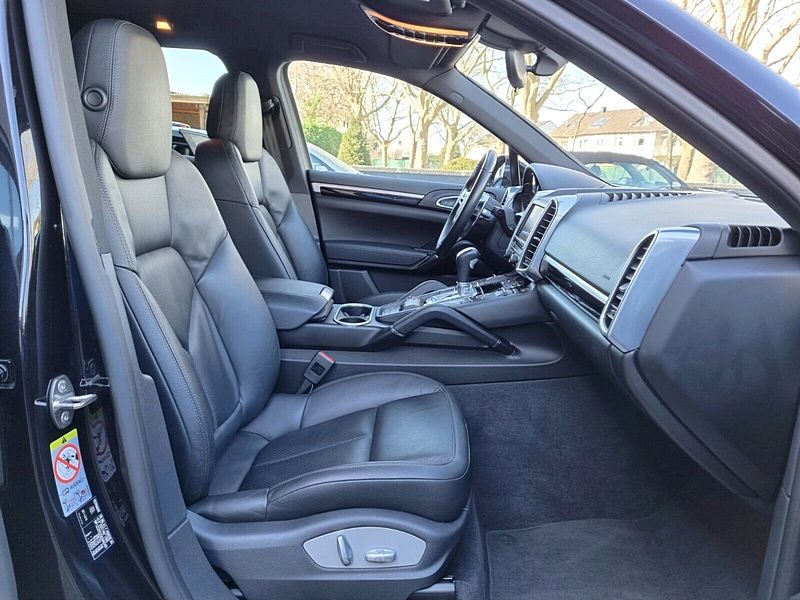 Porsche Cayenne II (2) 3.0 V6 D 262 TIPTRONIC