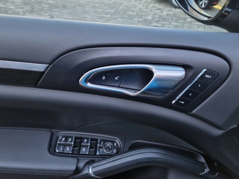 Porsche Cayenne II (2) 3.0 V6 D 262 TIPTRONIC