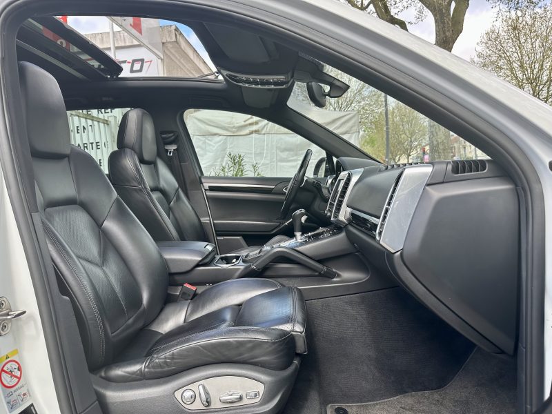 PORSCHE CAYENNE 2012