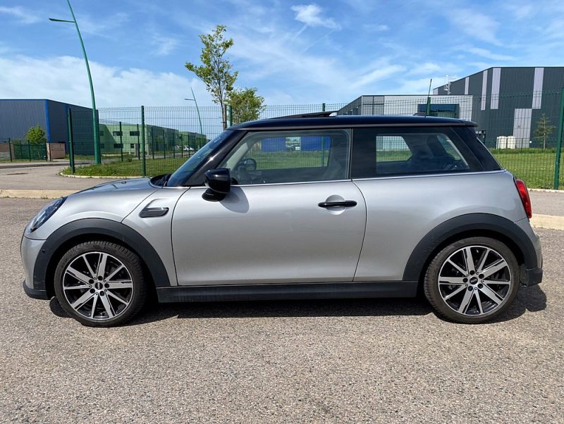 MINI COOPER PREMIUM PLUS 1.5 L 136 ch Toit ouvrant