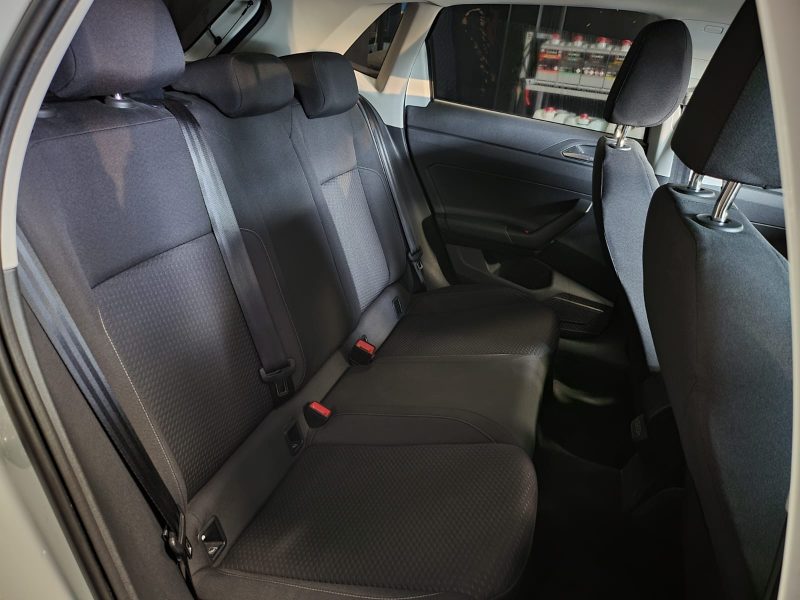 VOLKSWAGEN POLO VI 1.6 TDI 80cv CONFORTLINE BUSINESS/ CARPLAY / RADAR AV AR