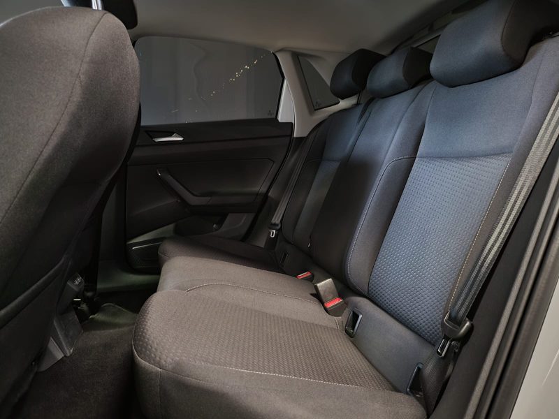 VOLKSWAGEN POLO VI 1.6 TDI 80cv CONFORTLINE BUSINESS/ CARPLAY / RADAR AV AR