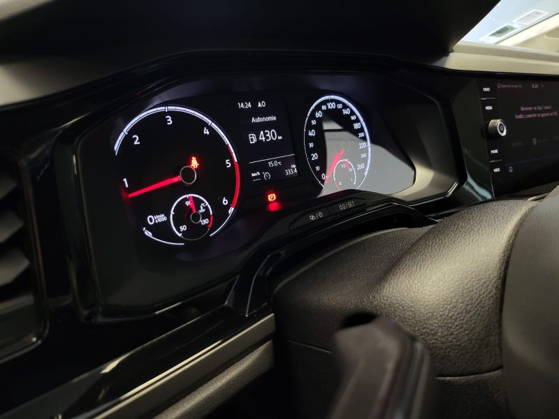 VOLKSWAGEN POLO VI 1.6 TDI 80cv CONFORTLINE BUSINESS/ CARPLAY / RADAR AV AR