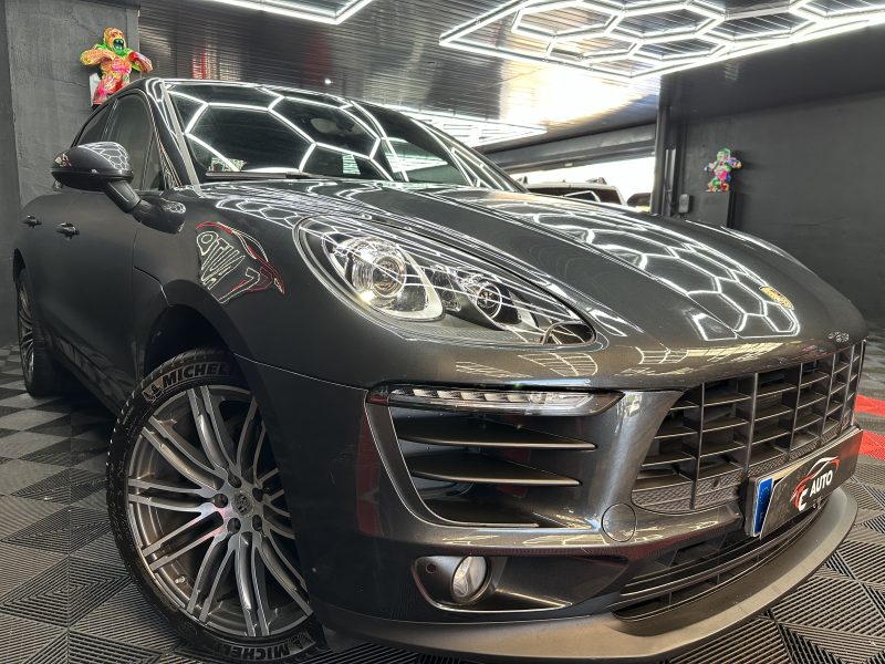 PORSCHE MACAN 2016